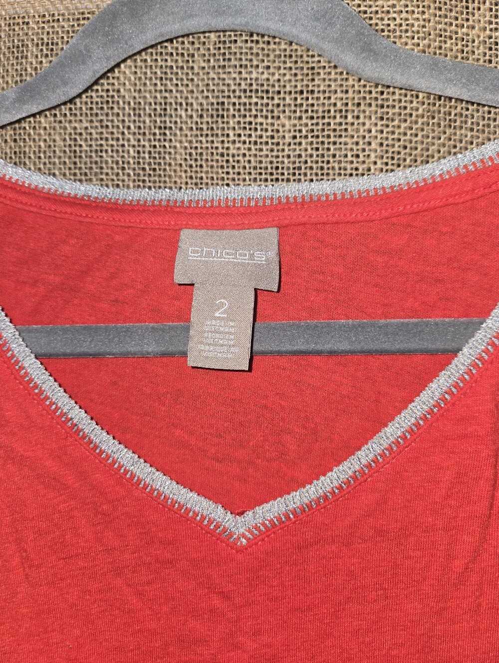 Women's Chicos Linen Blend Red With Gold Trim V Neck Short Sleeve Top Size 2 - Picture 4 of 9